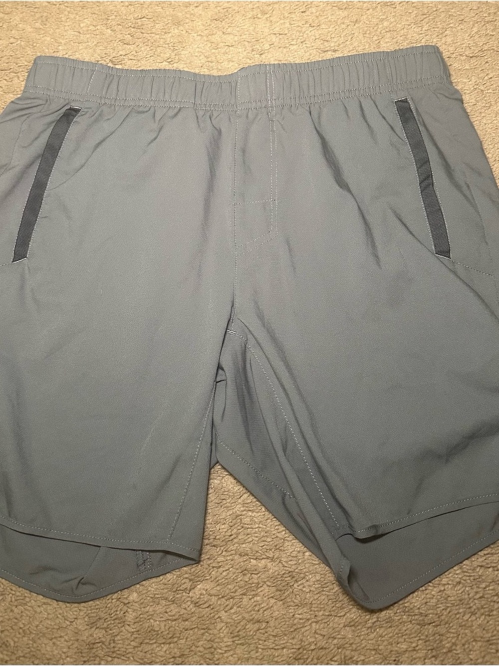 RVCA Men’s Athletic Training Running Gym Short Size Medium Light Grey Reflective